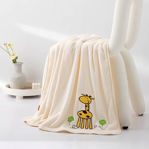 منشفة اطفال كورال فليس ريفي، 140×80 سم - اوف وايت product image