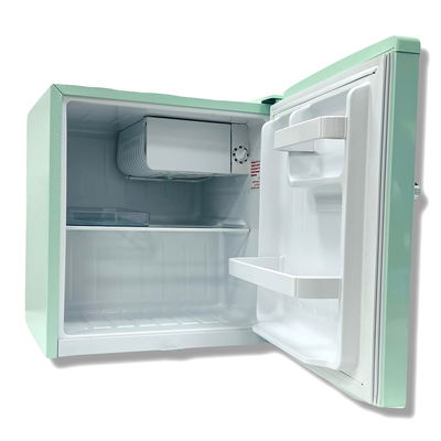 ثلاجة ميني بار جي في سي برو، 48 لتر، 1.7 قدم، GVRG-77 - اخضر فاتح product image 3