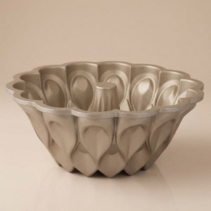 Rocky Aluminum Cake Mold, 25.8x25.8x10 cm, Rose - Dark Gold product image