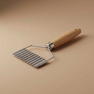 قطاعة البطاطس استيل السيف غاليري، يد خشبي - فضي product image