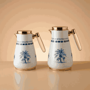 طقم ترامس الواحة السيف غاليري، 0.75 / 1 لتر، قطعتين، حافظة داخلية زجاج، غطاء ضغاط، يد رمادي - أبيض لؤلؤي أزرق product image