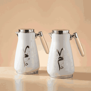 طقم ترامس نقوش السيف غاليري، قطعتين، 0.75 / 1 لتر، حافظة داخلية زجاج، يد رمادي - أبيض لؤلؤي فضي product image