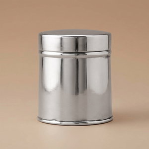 علبة أستيل بغطاء السيف غاليري، 8 سم، أسطواني - فضي product image