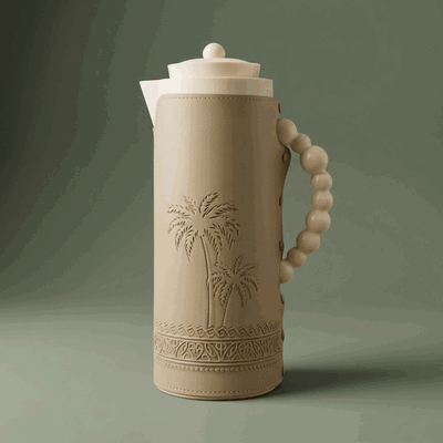 ترمس رويال 7T السيف غاليري، 1 لتر، حافظة داخلية زجاج، مغطى جلد، نقش نخلة - بيج product image 1