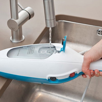 ممسحة ارضيات بخار بلاك اند ديكر، 1300 واط، 300 مل، FSM13E1-B5 - ابيض product image 5