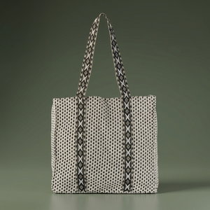 شنطة ترامس قماش السيف غاليري، 39x16x35 سم - كريمي اسود product image