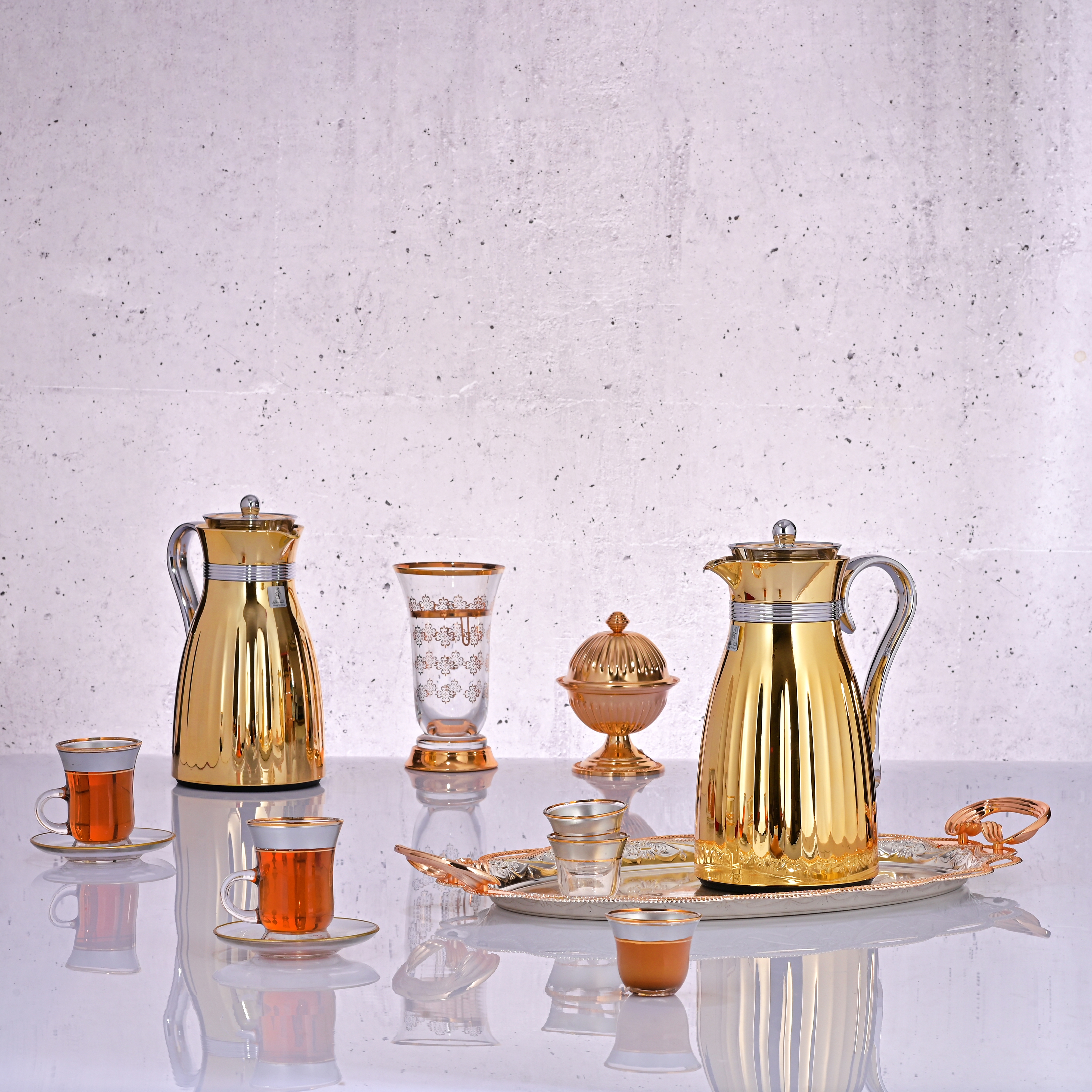 Al Saif Gallery Danat thermos set, 1/0.7 liter, thermal glass inner shell, plastic outer shell - gold product image 5