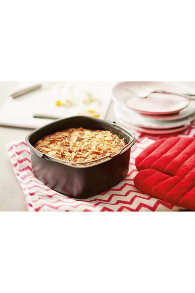 Philips HD9925/01 Air Fryer Bread Tray, 2.9 Liter, Non-Stick - Black product image 4