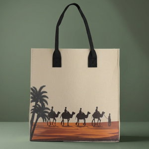 شنطة ترامس بوليسترالسيف غاليري، 32x33 سم، رسمة جمل - متعدد الألوان product image