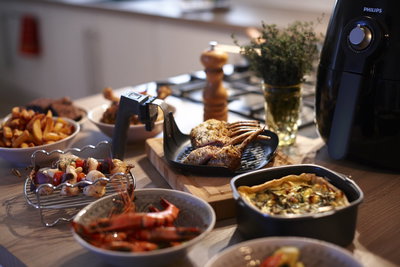 Philips HD9925/01 Air Fryer Bread Tray, 2.9 Liter, Non-Stick - Black product image 7