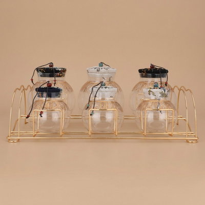 طقم علب بهارات زجاج السيف غاليري، بستاند ذهبي، 7 قطع - ملون product image 1